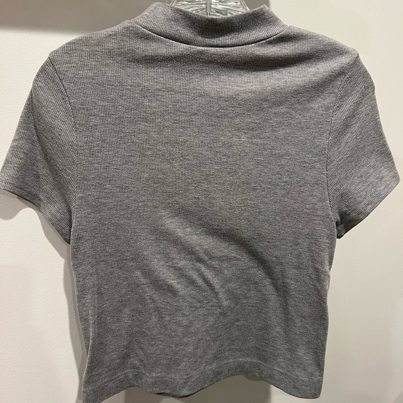 We The Free Gray High Neck Short Sleeve Tee With Side Button Accents Size L - Picture 3 of 8